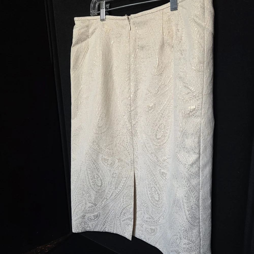 Le Suit Ivory Neutral Paisley Pencil Skirt Size 12